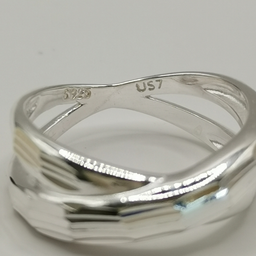 Crossover ring in sterling silver size 7 🆕 - Picture 5 of 8